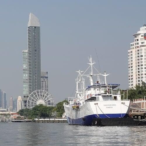 Old Bangkok from Chao Phraya River view: We promote Bangkok Cultural Heritage throught private excursions, team-building activities, games and quizzes.