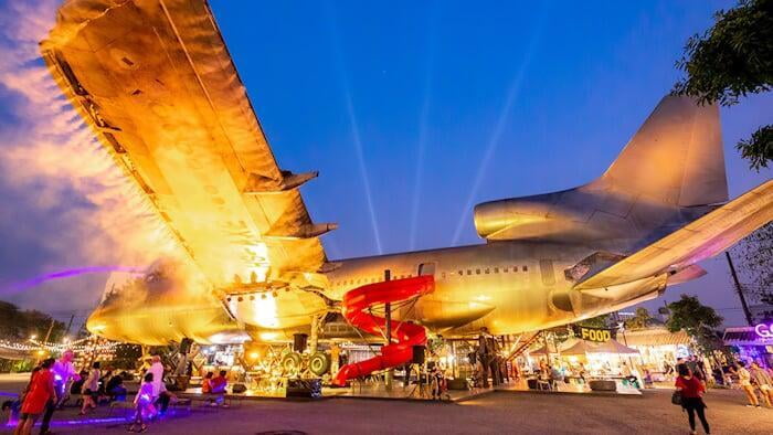 Chang Chui Market: Built around a decommissioned Lockheed L-1011 transformed into a surreal restaurant.